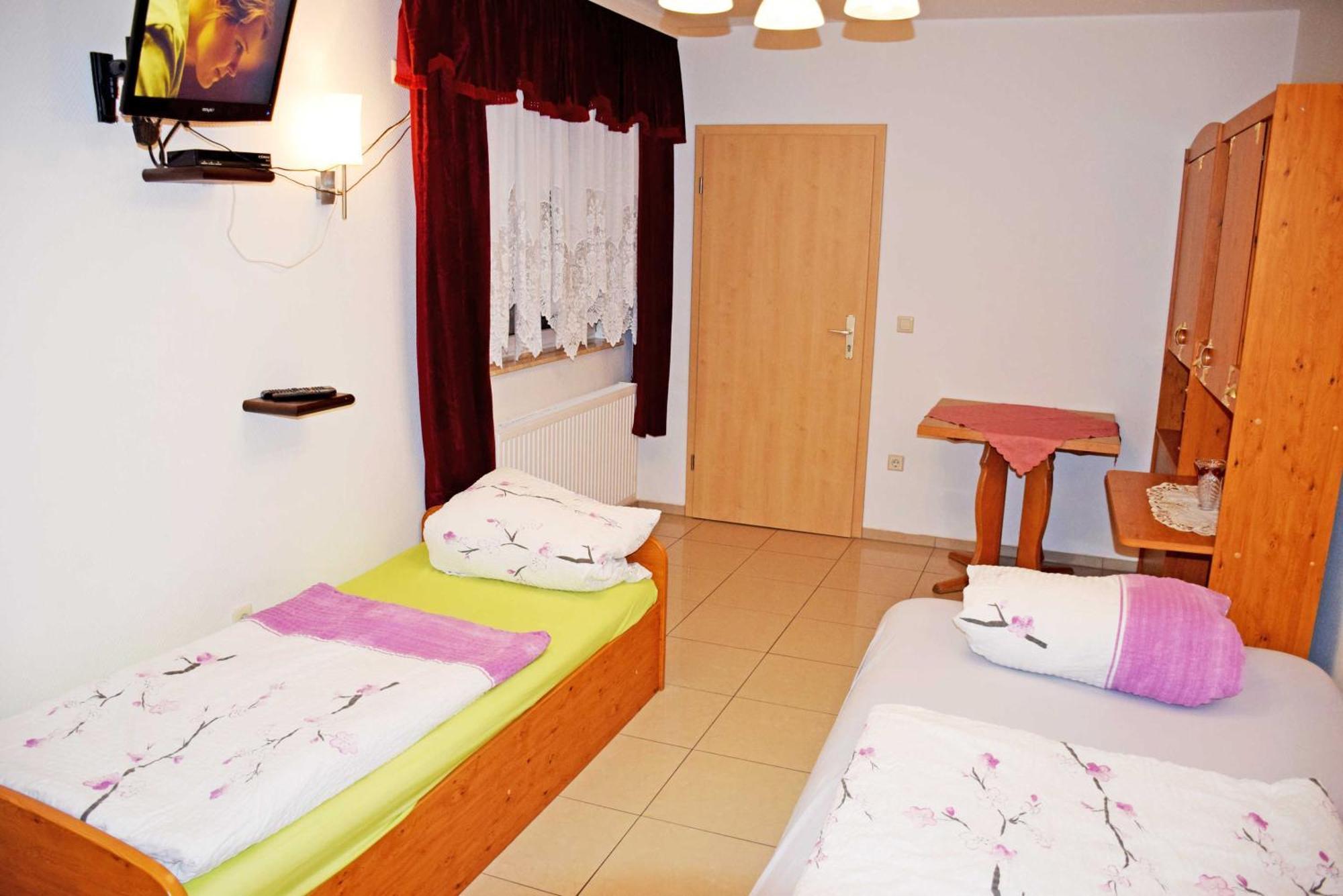 Ferienwohnung/ Ferienzimmer Asche アッシャースレーベン エクステリア 写真
